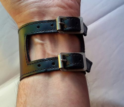 Plain Leather Buckle Wristband